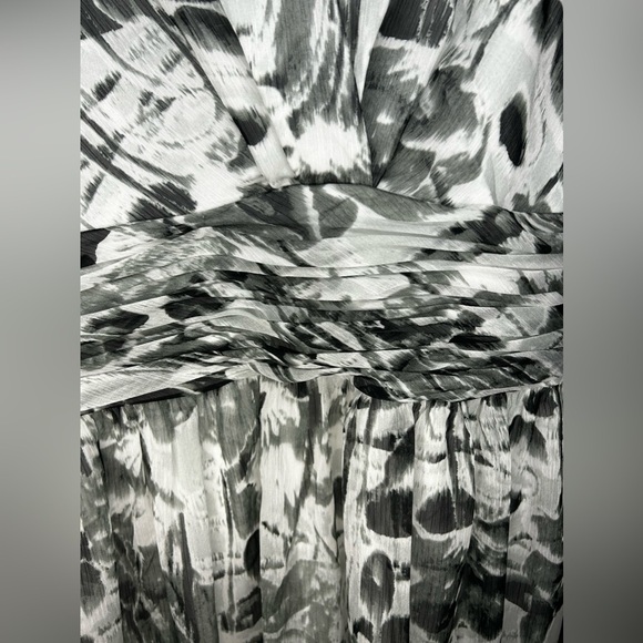 Women’s Andrew Marc New York Black White Floral Polyester Midi Dress Size 10 - Picture 4 of 6